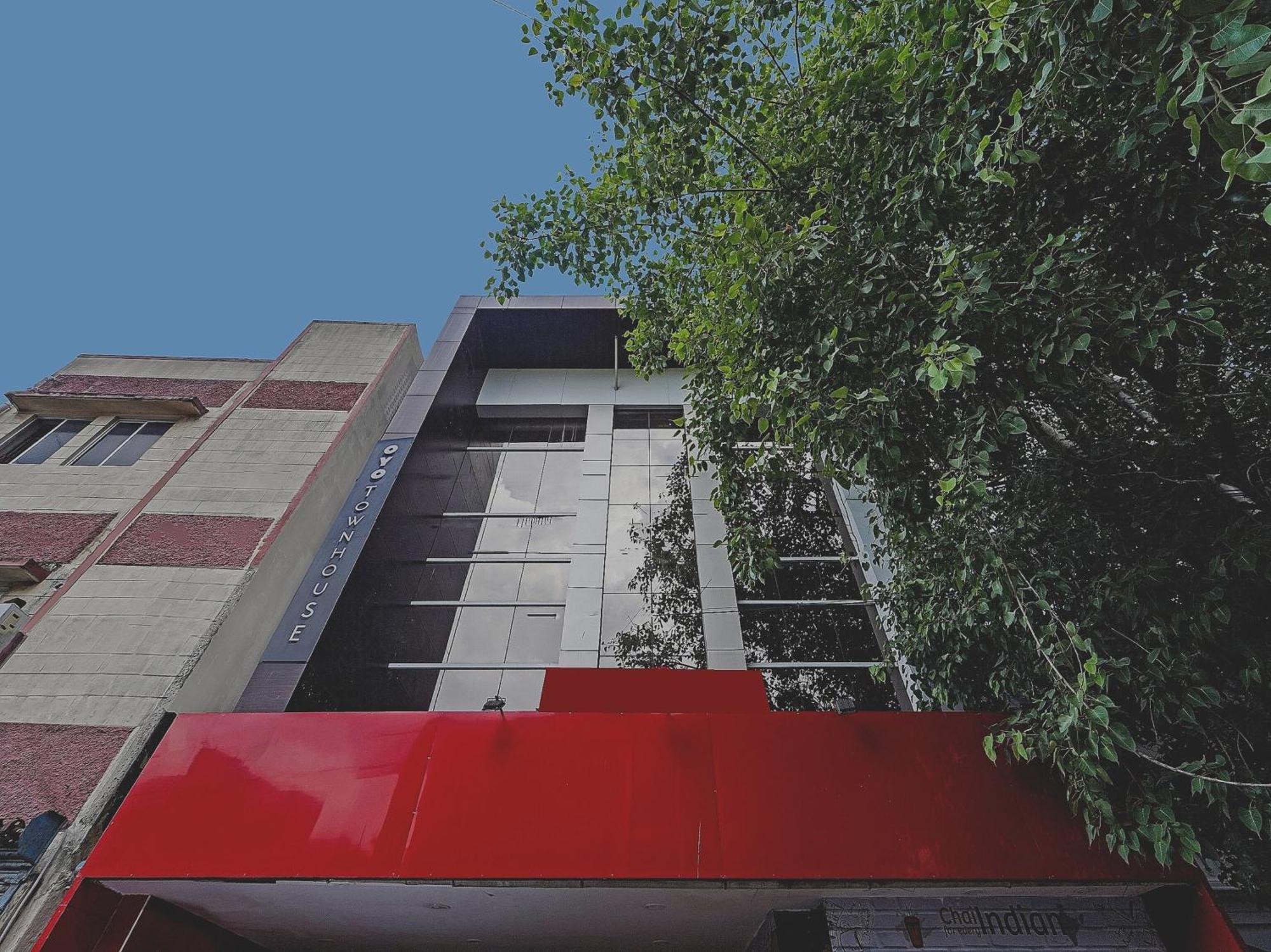 Townhouse Anna Salai Hotel